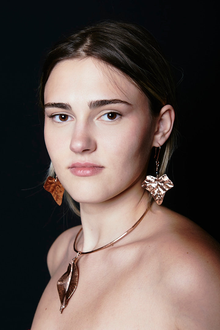 Vite – Handmade Copper Leaf Earrings with Black Stone Beads