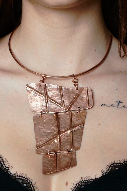 Rosso Strutturato – Hammered Copper Pendant Necklace